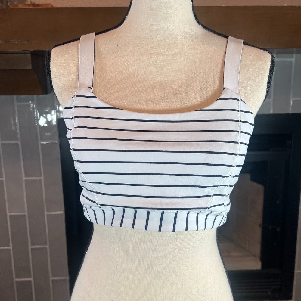 #805 lululemon athletica White and Black Striped sports bra sz 10